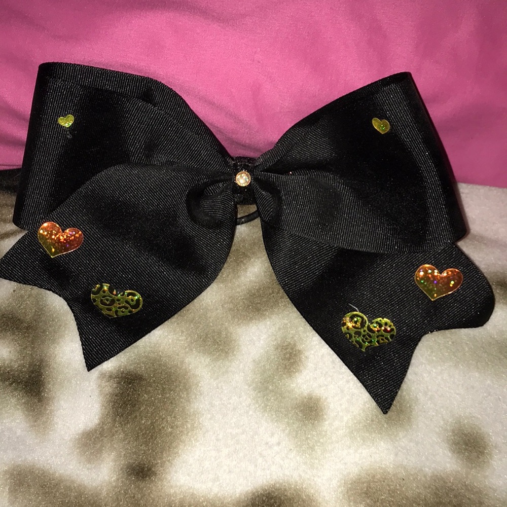 Black bow with heart stickers